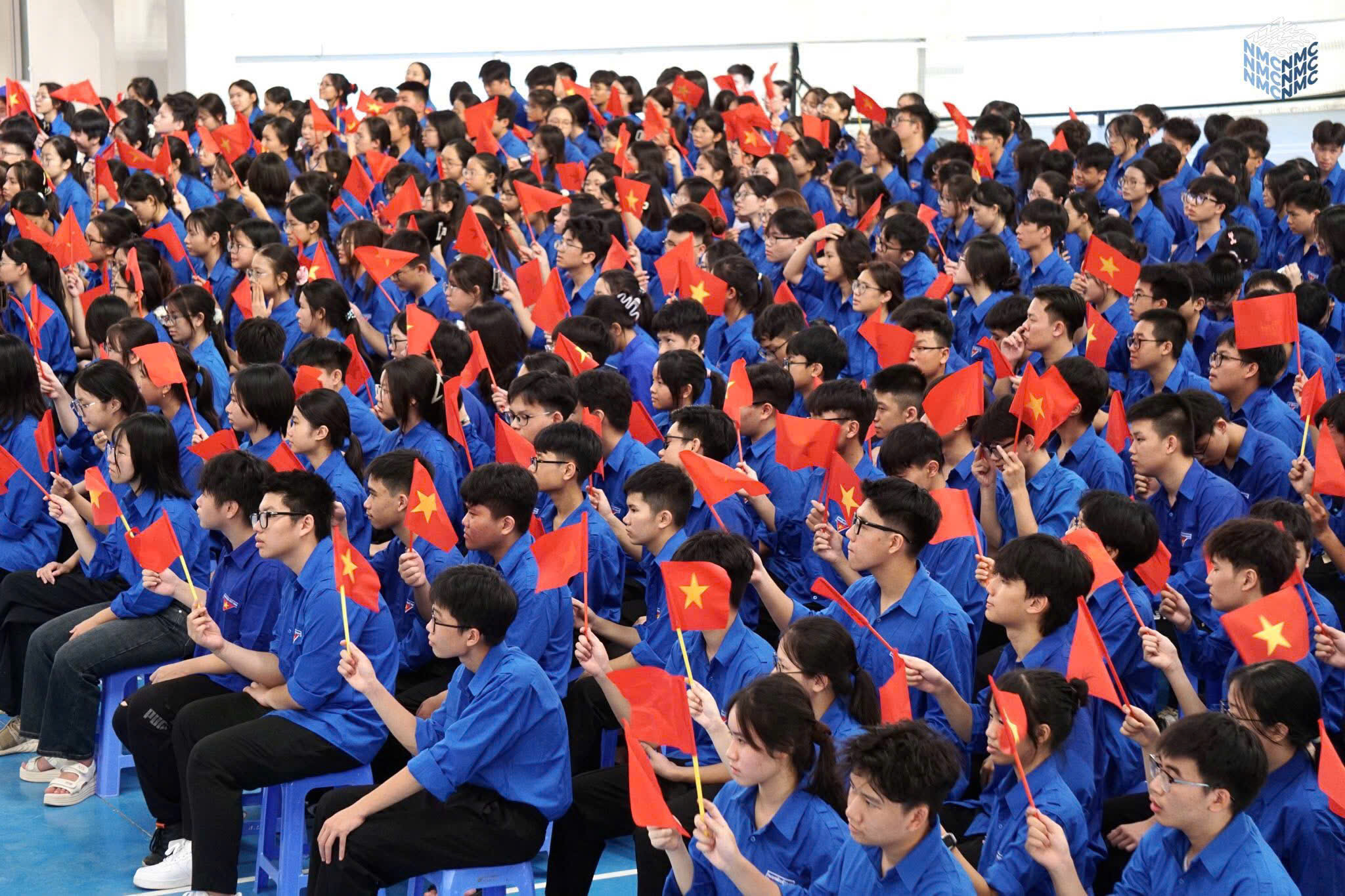 Màu “Sao Tháng Tám - Vang mãi tinh thần Độc lập-Tự do-Hạnh phúc